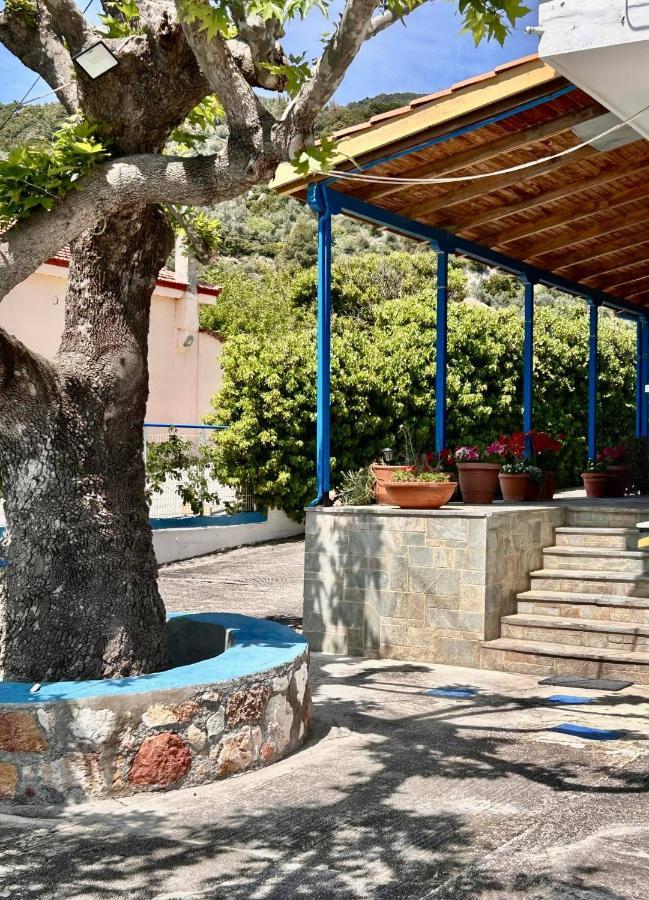 Αγκυροβόλιο Hotel Ília Buitenkant foto